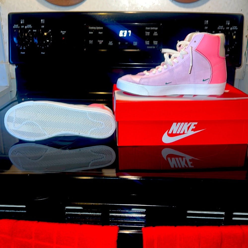 Nike blazers brand new size 5 youth